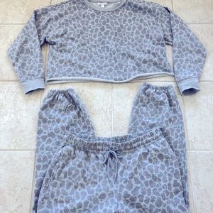 Colsie Leopard print lounge set